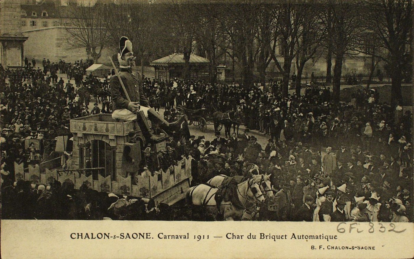 Chalon-sur-Saône. Carnaval 1911. Char du briquet automatique.