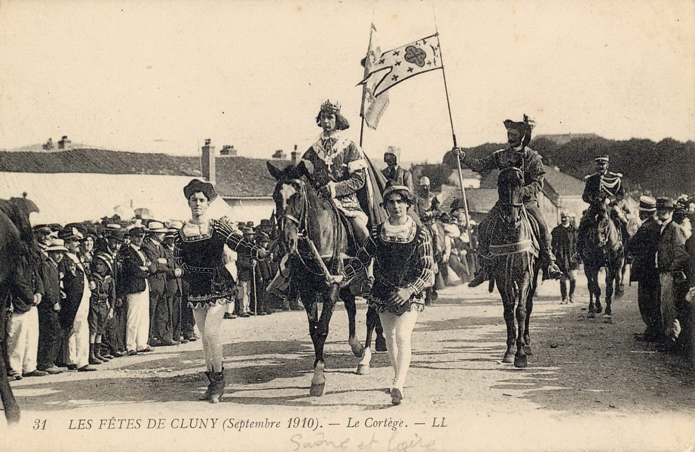 Les fêtes de Cluny, septembre 1910. Le cortège.