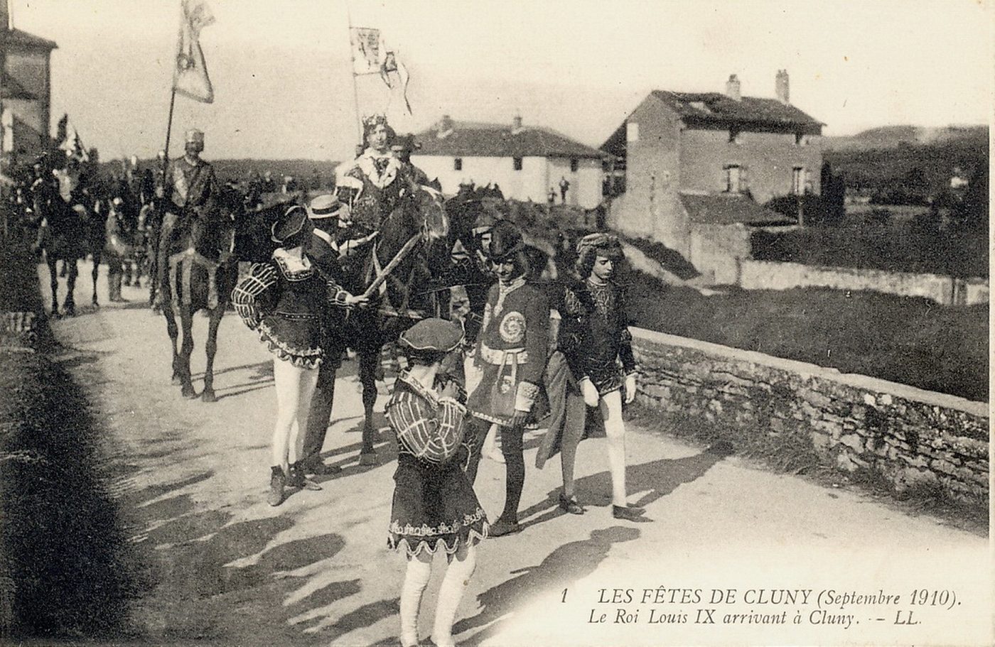 Les fêtes de Cluny (septembre 1910). Le roi Louis IX arrivant à Cluny.