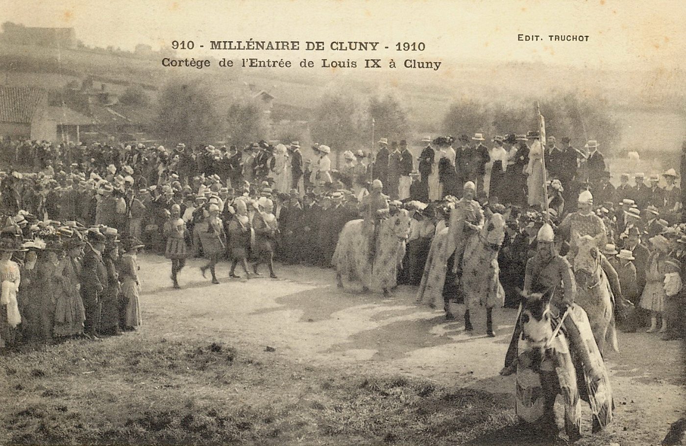 Millénaire de Cluny. 1910. Cortège de l'entrée de Louis IX à Cluny.