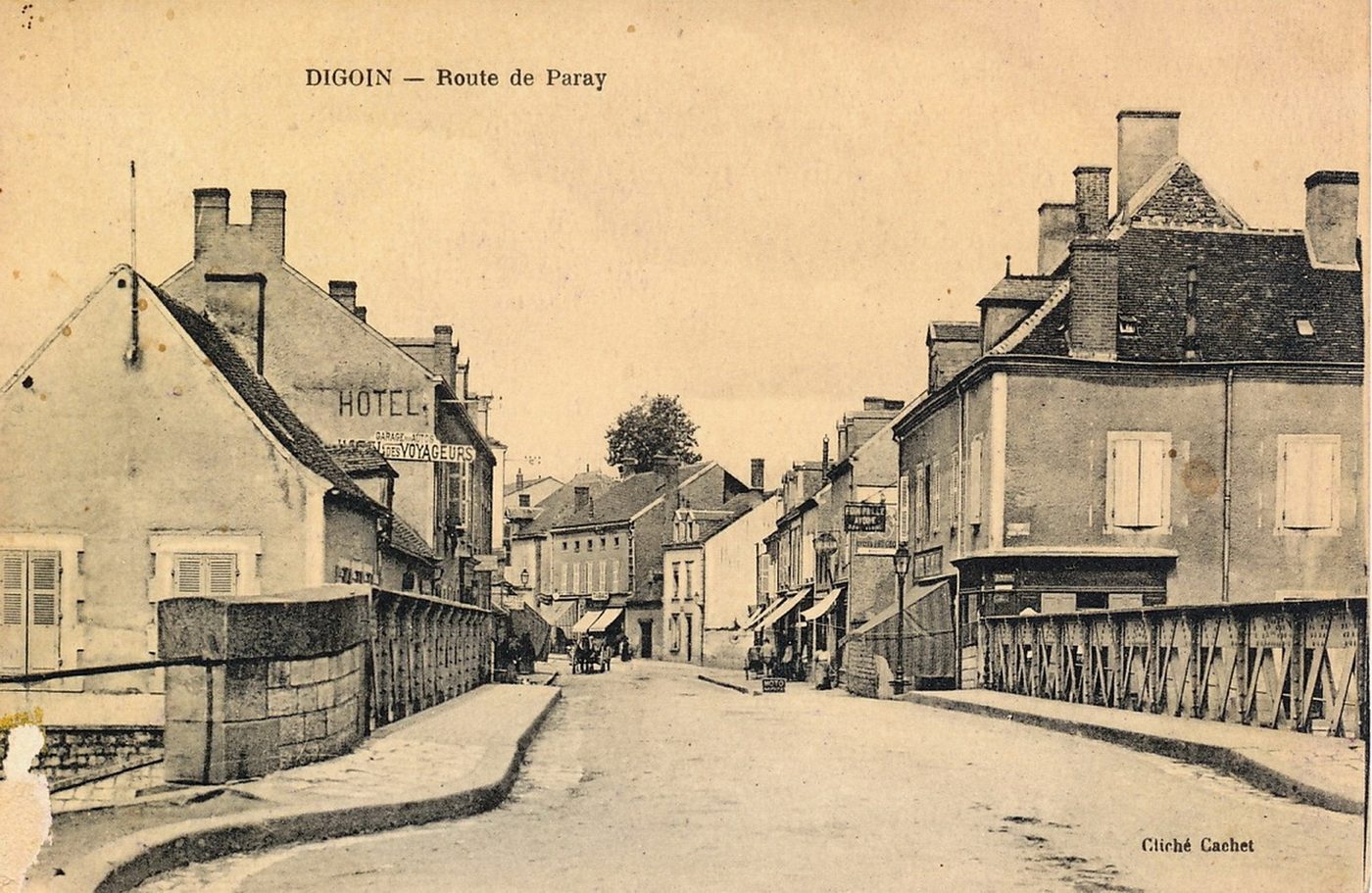 Digoin. Route de Paray.