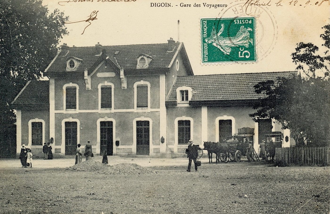 Digoin. Gare des voyageurs.