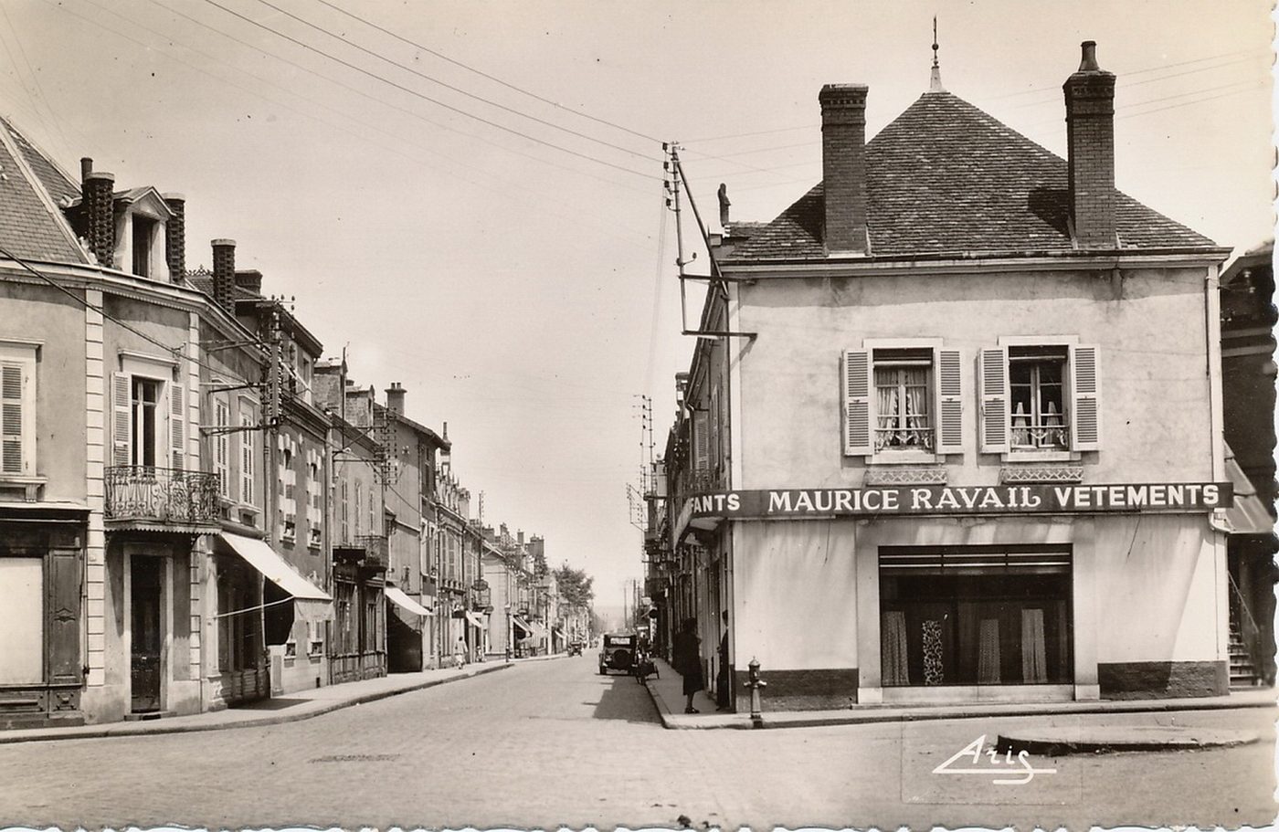 Digoin. Avenue Général de Gaulle.