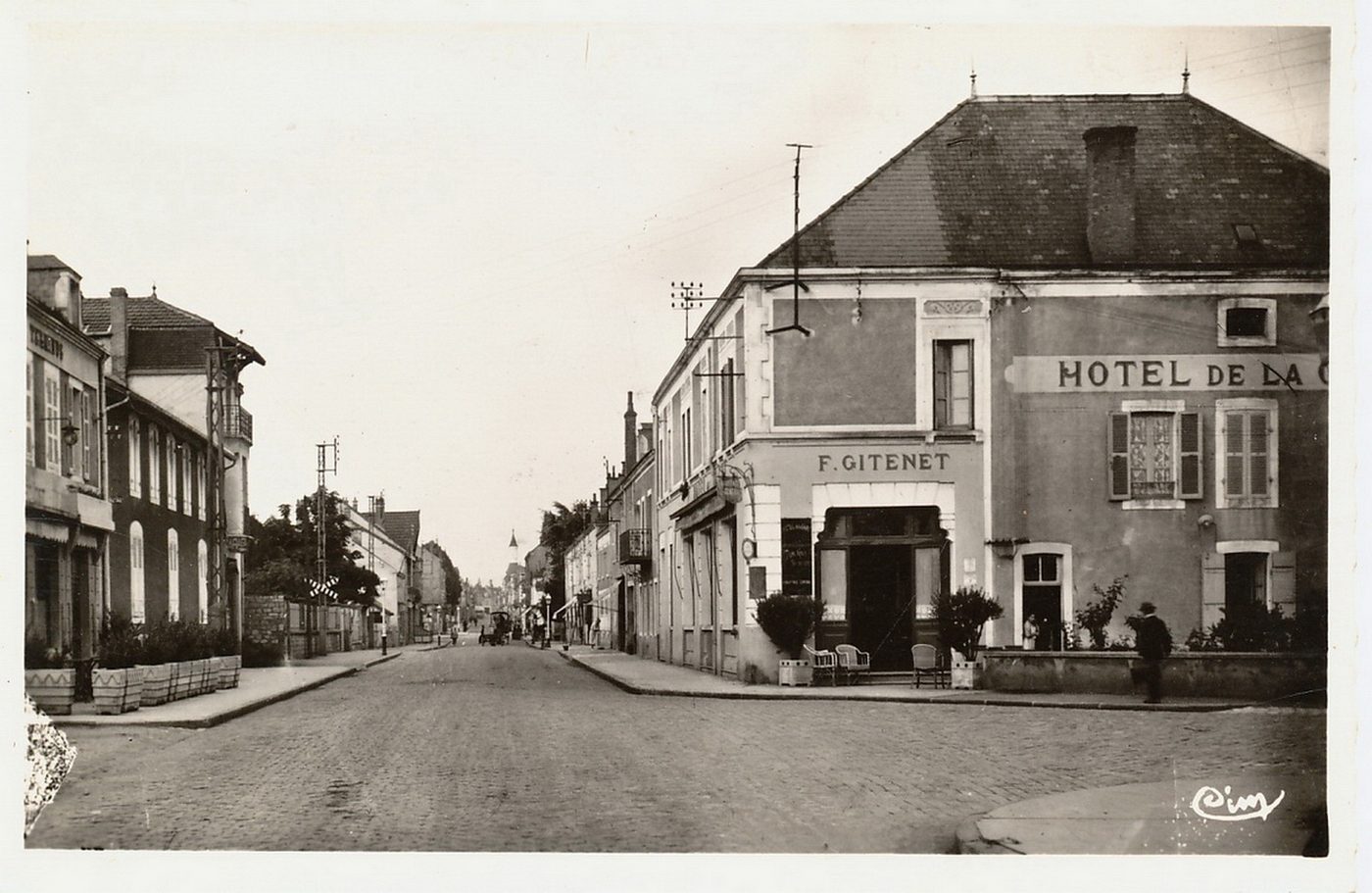Digoin. Avenue de la gare.