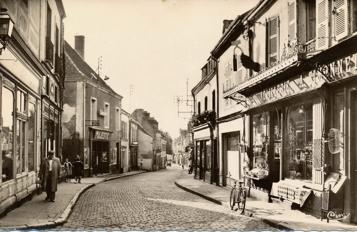 Digoin. Rue nationale.