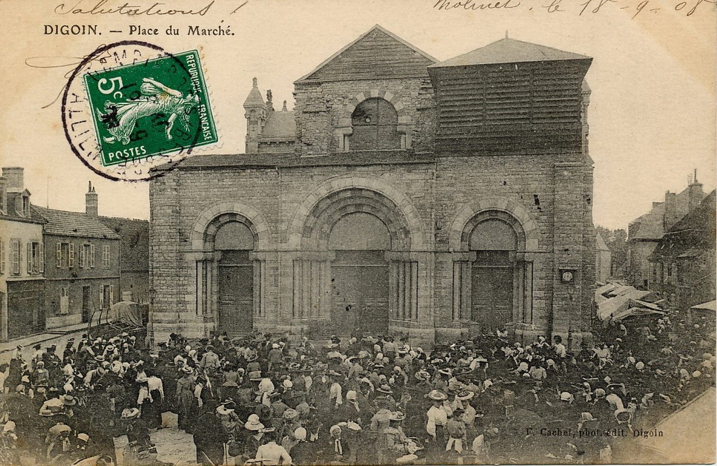Digoin. Place du marché.