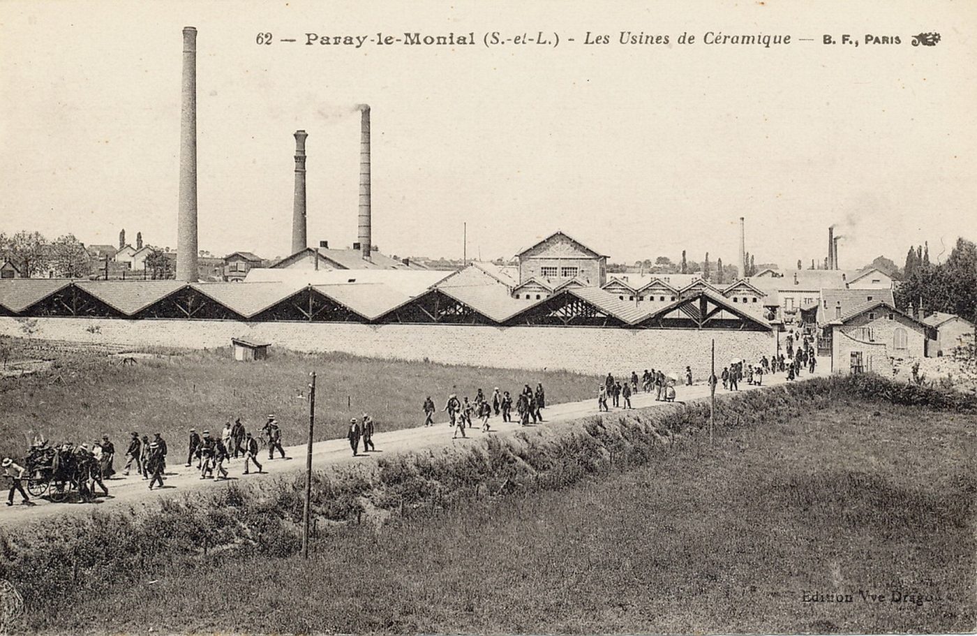 Paray-le-Monial. Les usines de céramique.