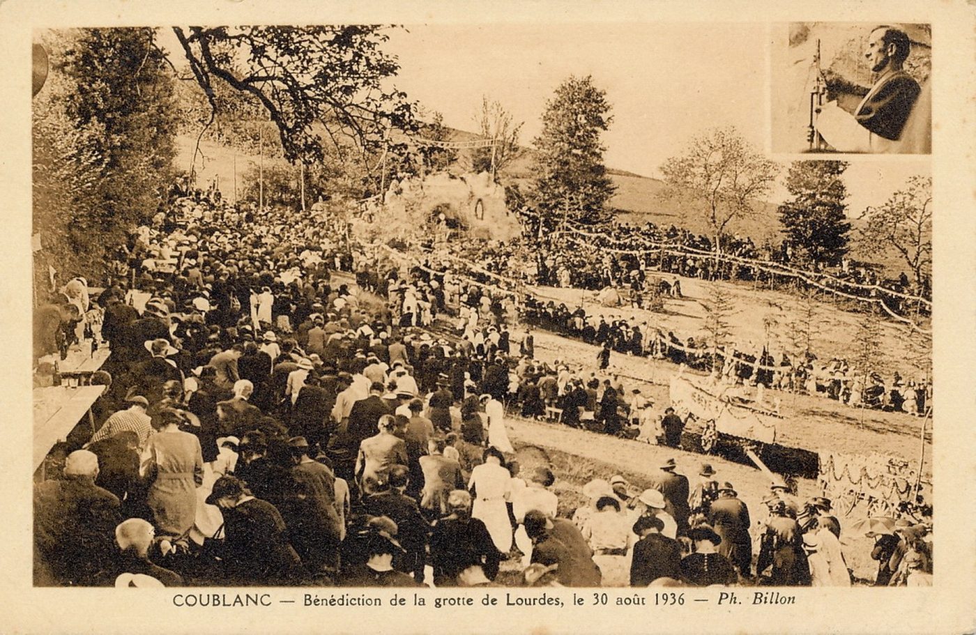 Coublanc. Bénédiction de la grotte de Lourdes le 30 août 1936.
