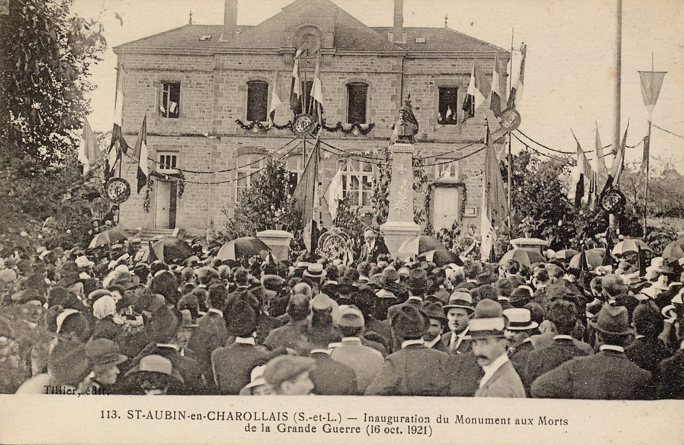 Saint-Aubin-en-Charollais. Inauguration du monument aux morts de la grande guerre (16 octobre 1921).