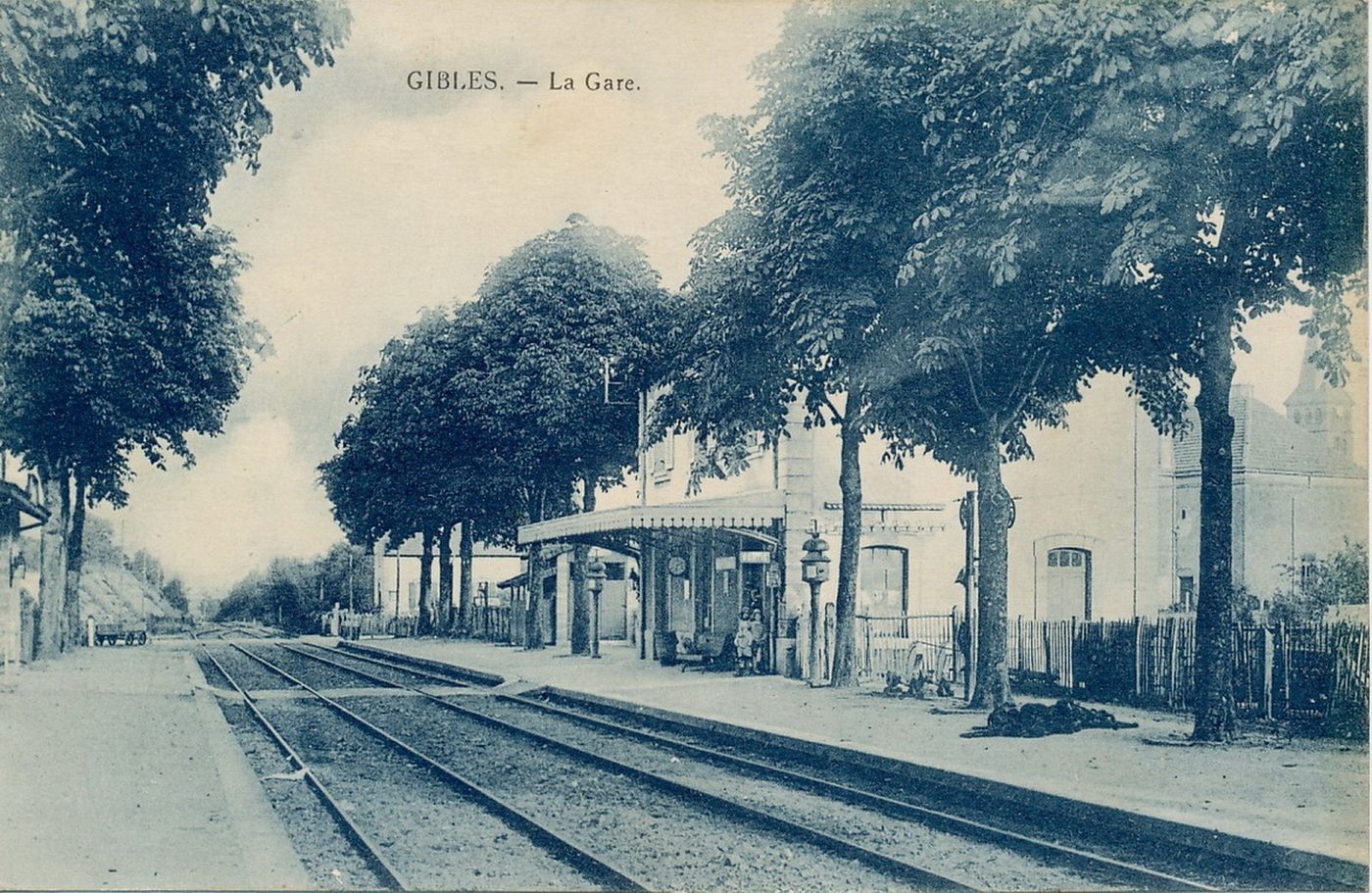 Gibles. La gare.