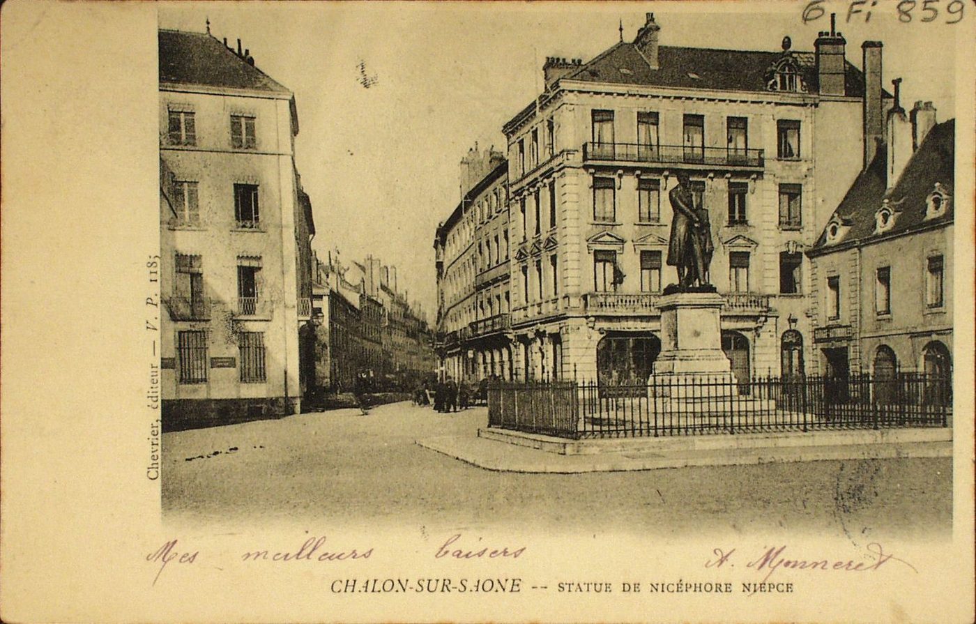 Chalon-sur-Saône. Statue de Nicéphore Niépce.
