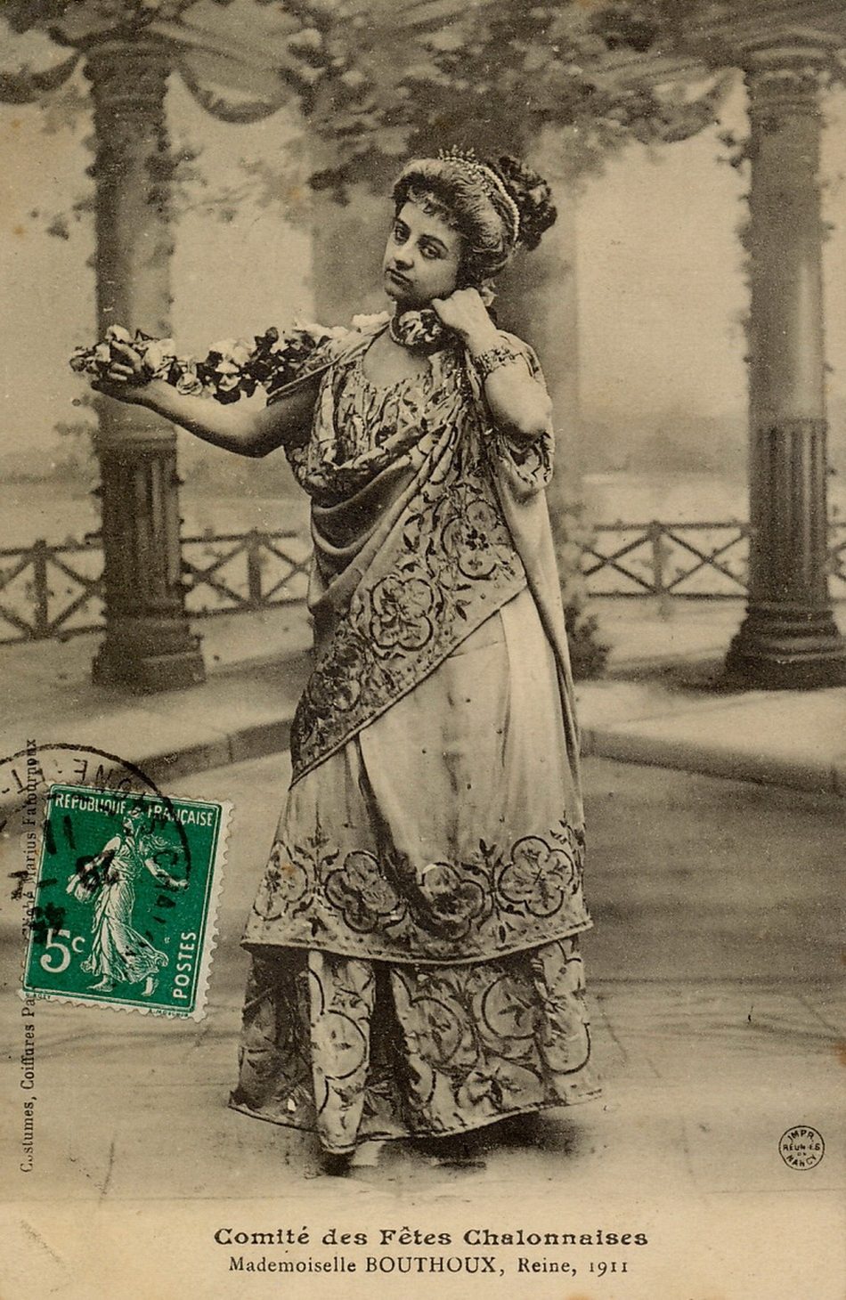 Comité des fêtes chalonnaises. Mademoiselle Bouthoux, reine 1911.
