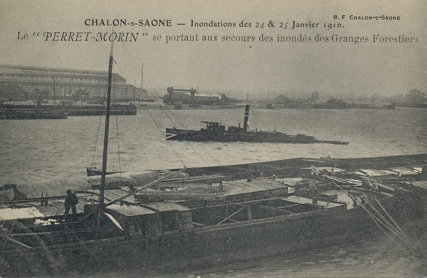Chalon-sur-Saône. Inondations des 24 et 25 janvier 1910. Le Perret Morin se rendant au secours des Granges Forestières.
