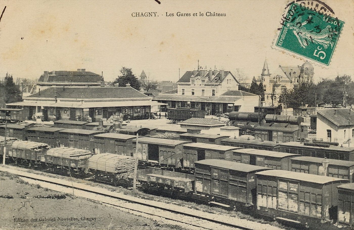 Chagny. Les gares et le château.