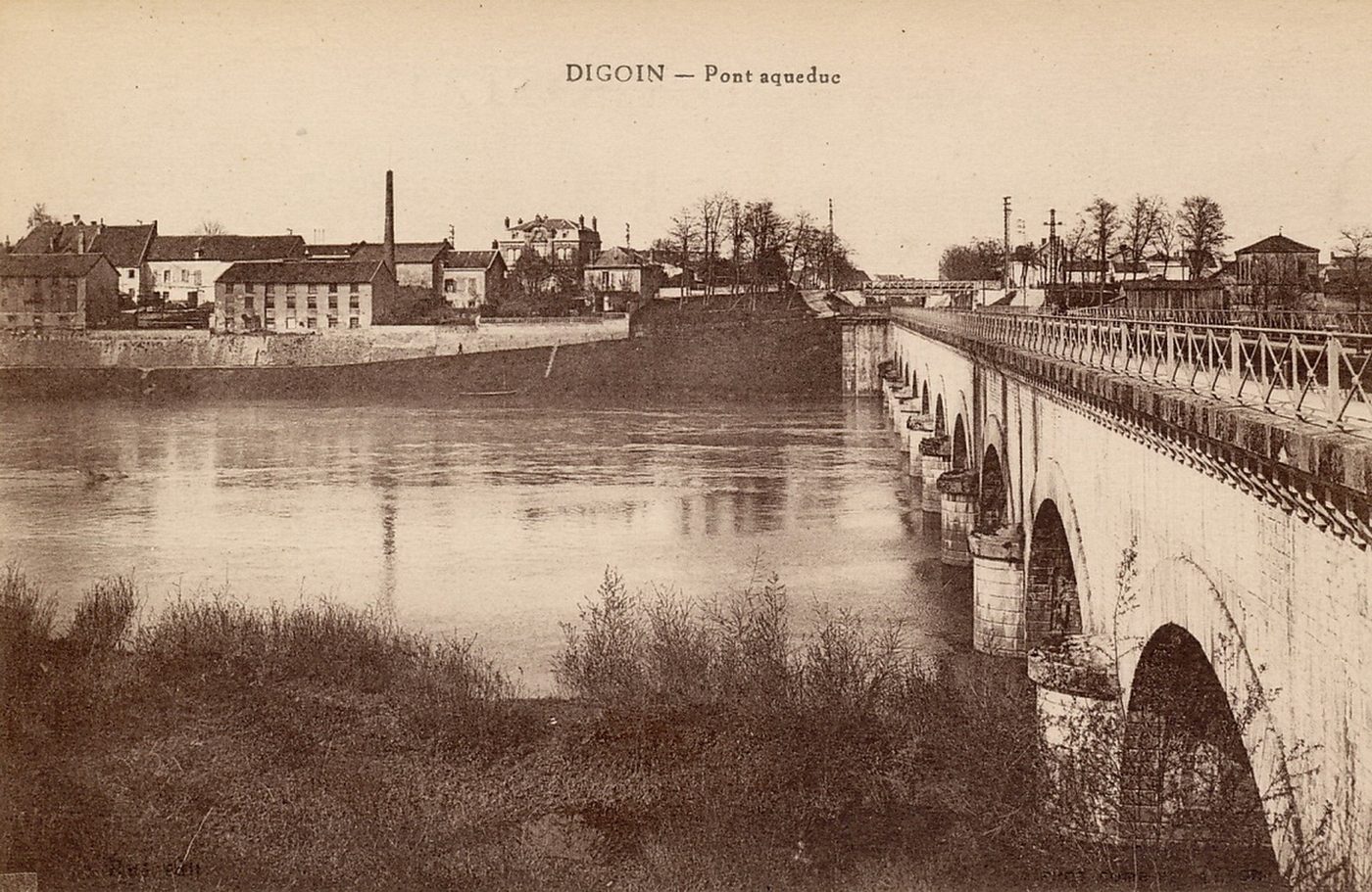 Digoin. Pont aqueduc.