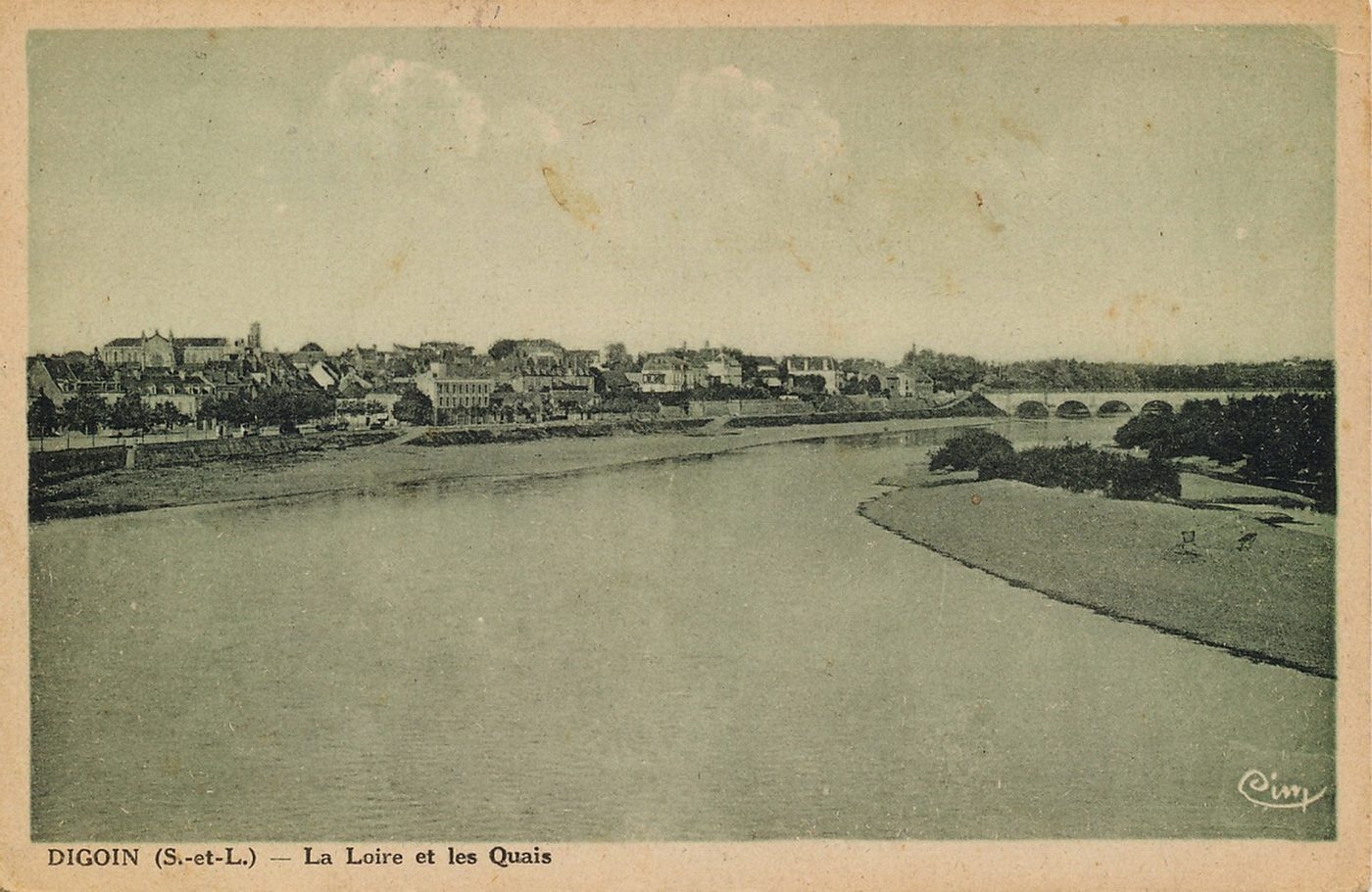 Digoin. La Loire et ses quais.