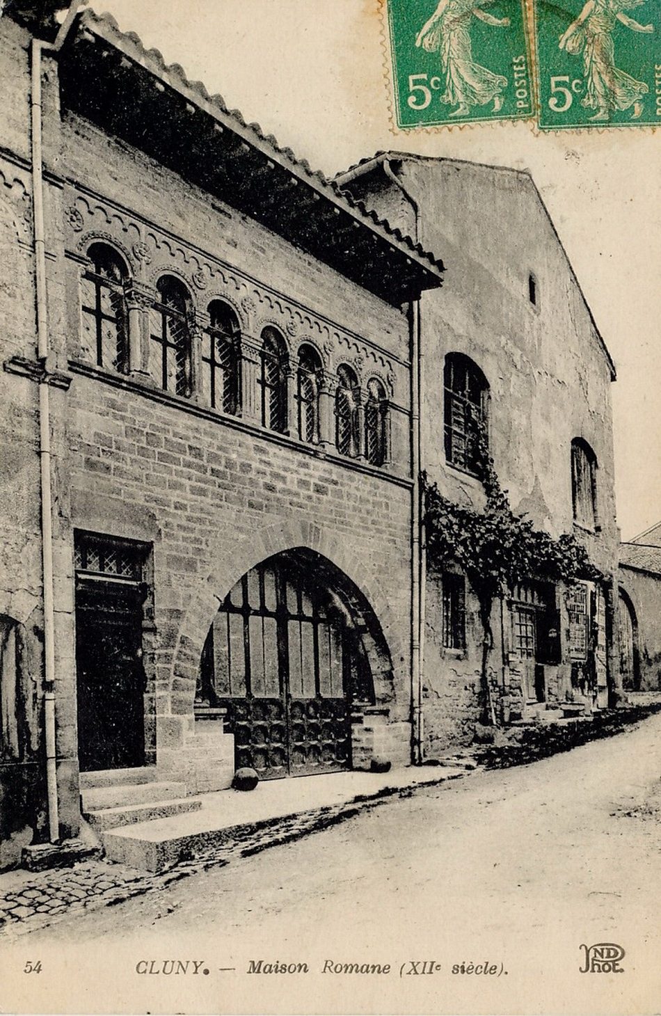 Cluny. Maison romane 12e s.