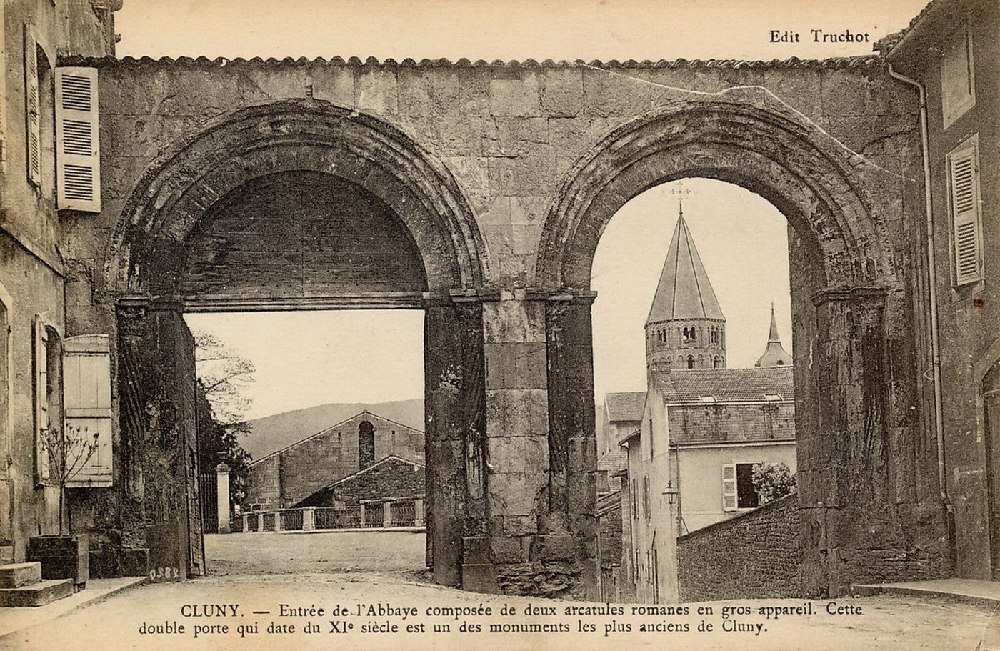 Cluny. Entrée de l'abbaye.