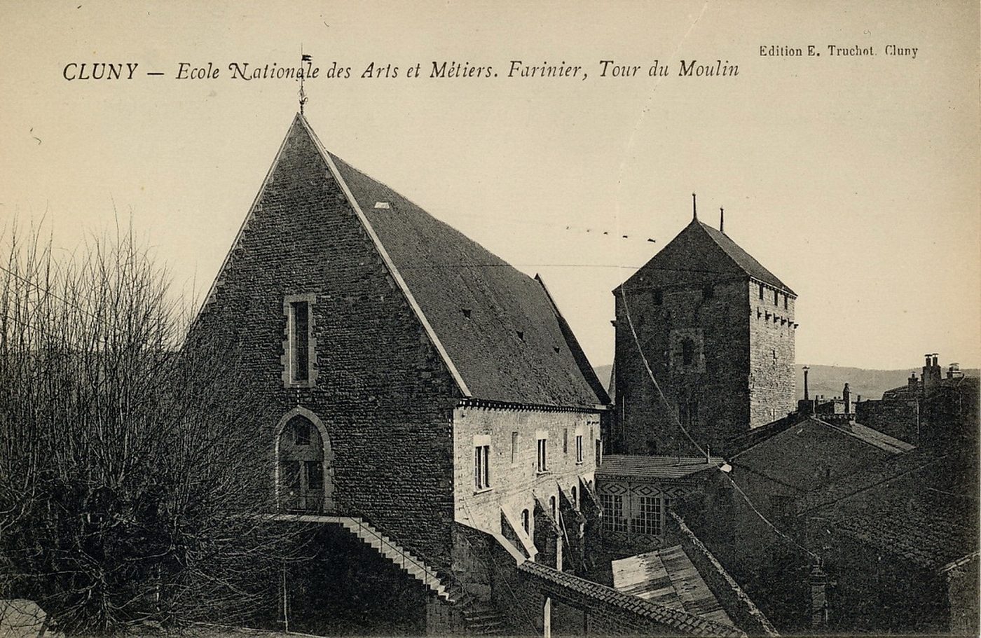 Cluny. Ecole nationale des arts et métiers. Farinier, tour du moulin.