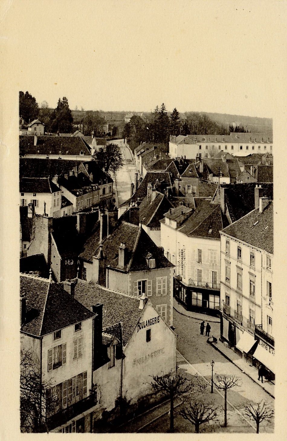 Charolles. Place du quartier du collège.