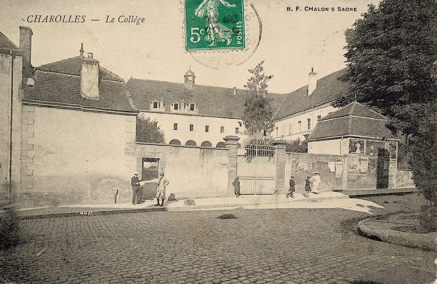 Charolles. Le collège.