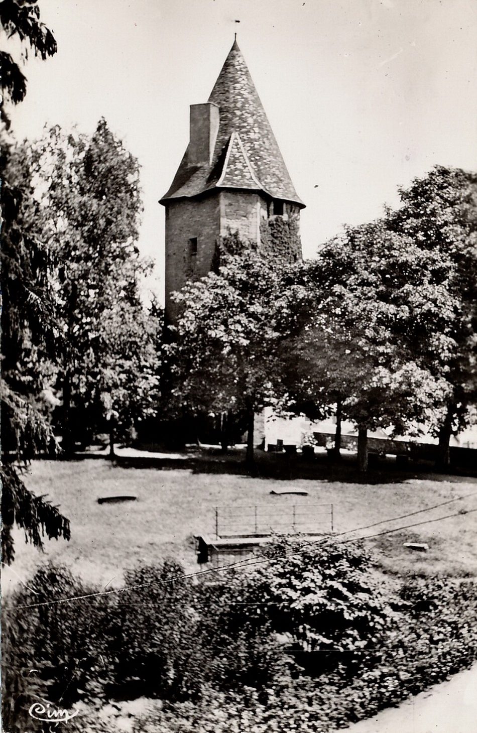 Charolles. Tour de Charles le Téméraire.