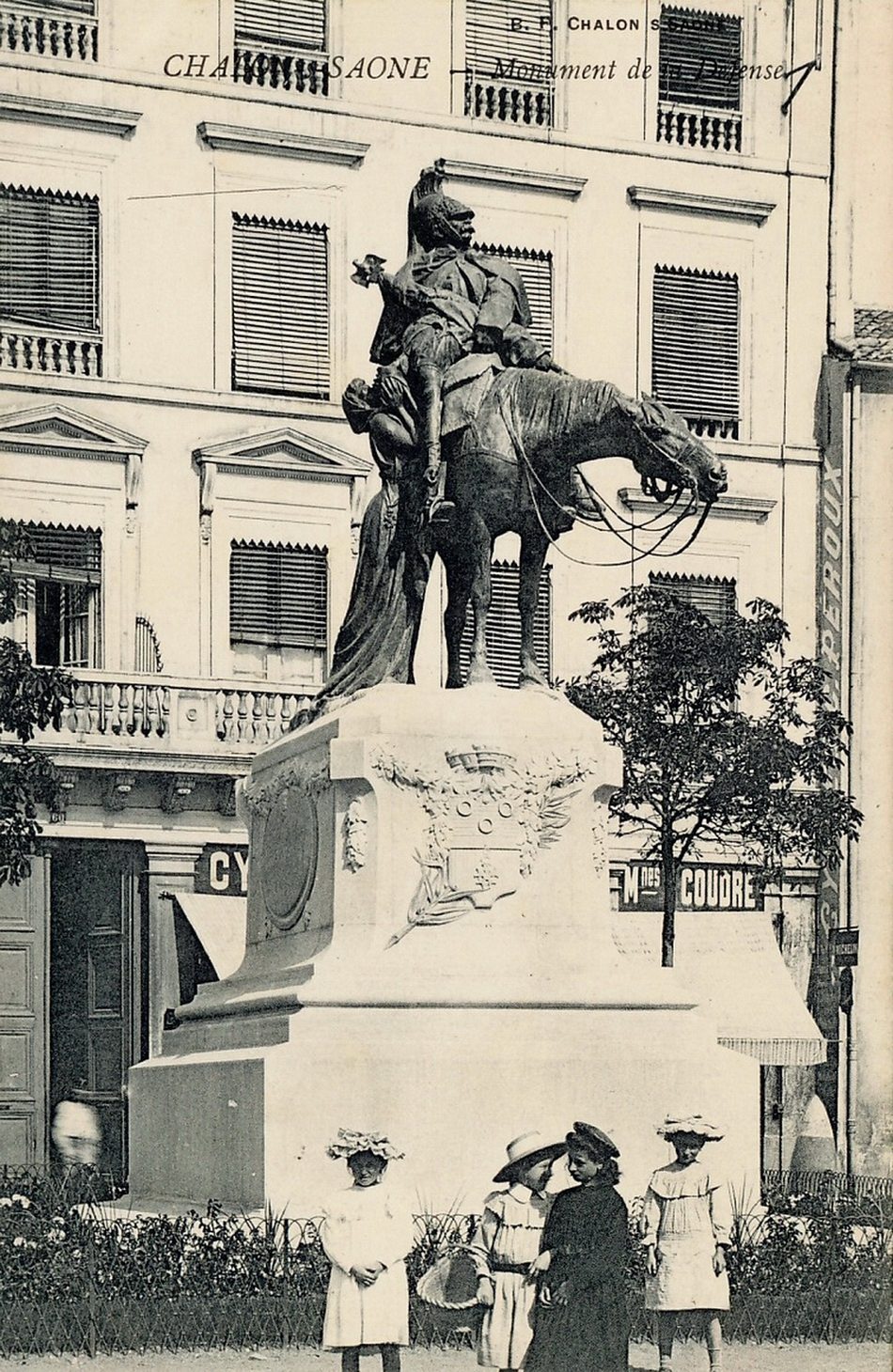 Chalon-sur-Saône. Monument de la défense.