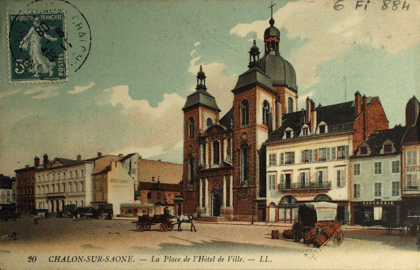 Chalon-sur-Saône. La place de l'hôtel de ville.