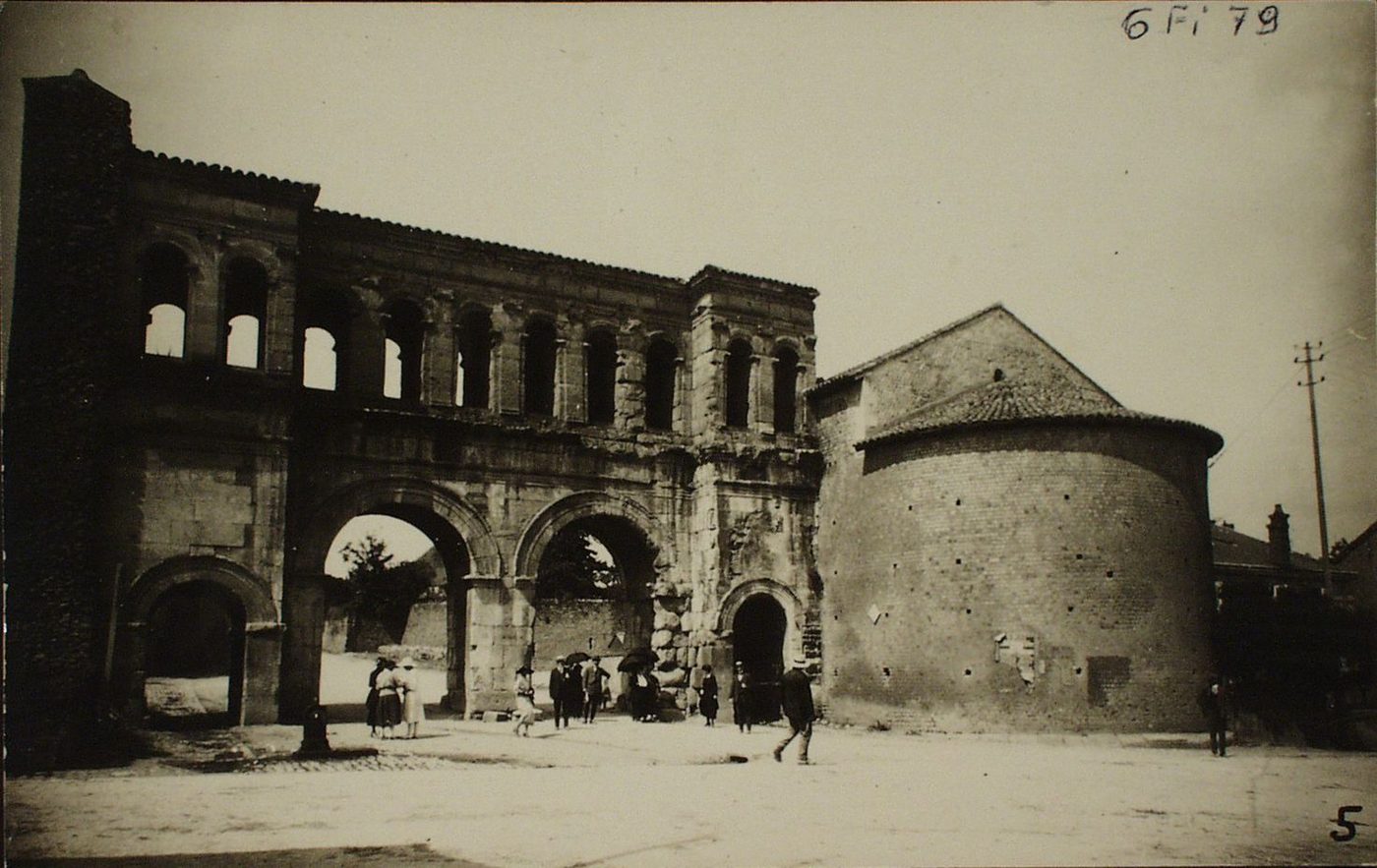Porte de l'Arroux. Autun.