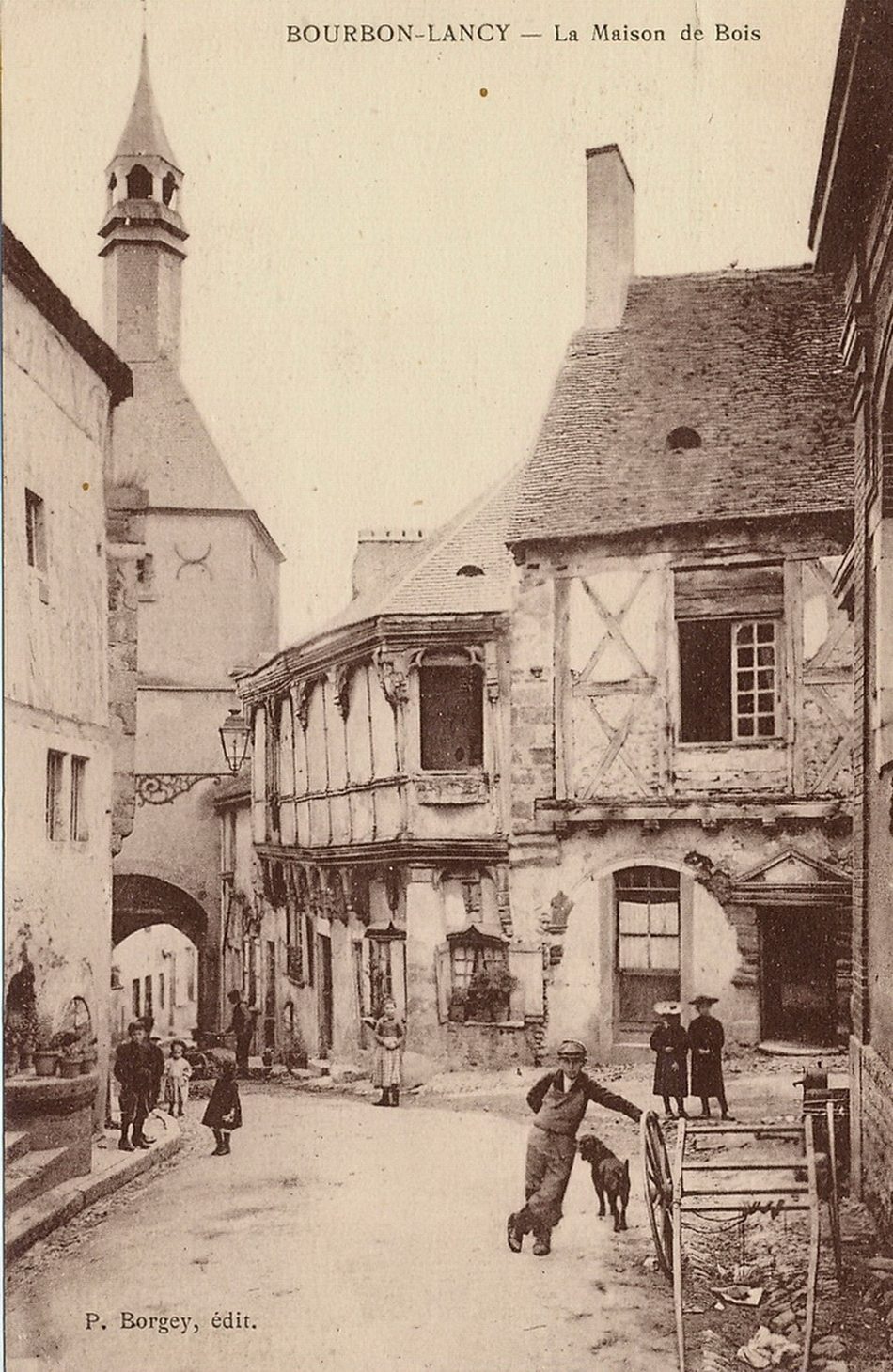 Bourbon-Lancy. La maison de bois.