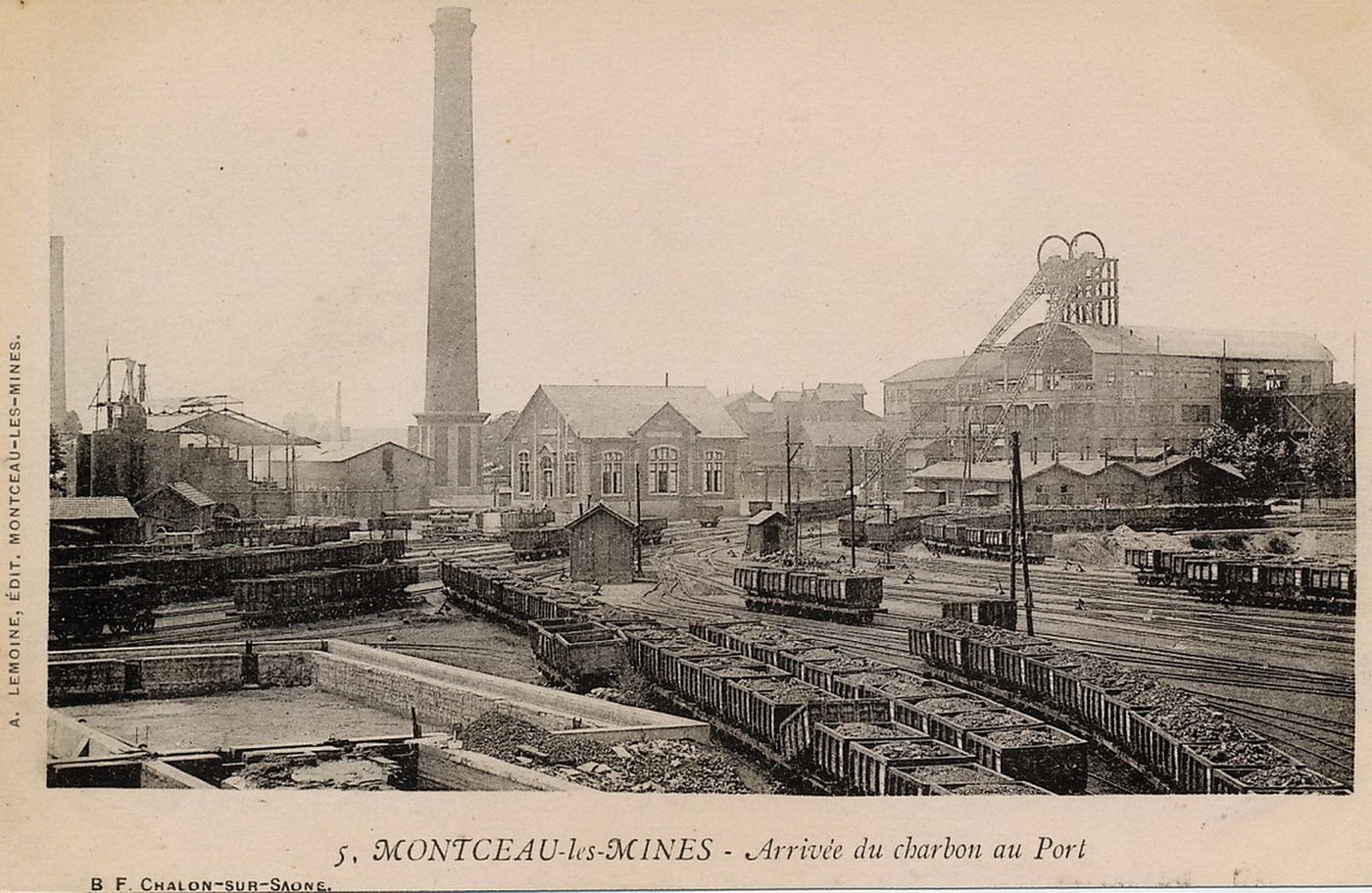 Montceau-les-Mines. Arrivée du charbon au port.