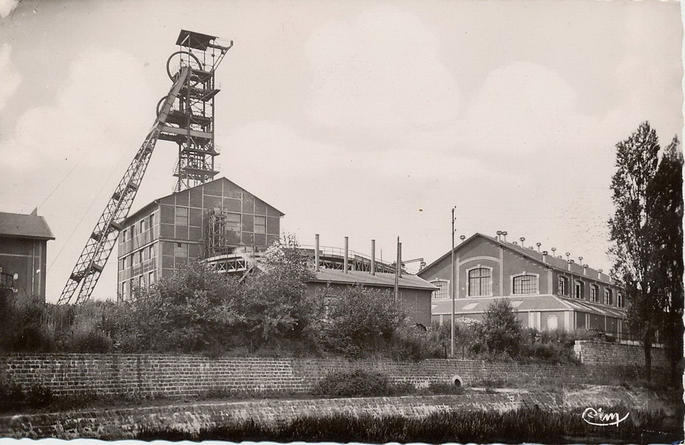 Montceau-les-Mines. Le puits des Alouettes.