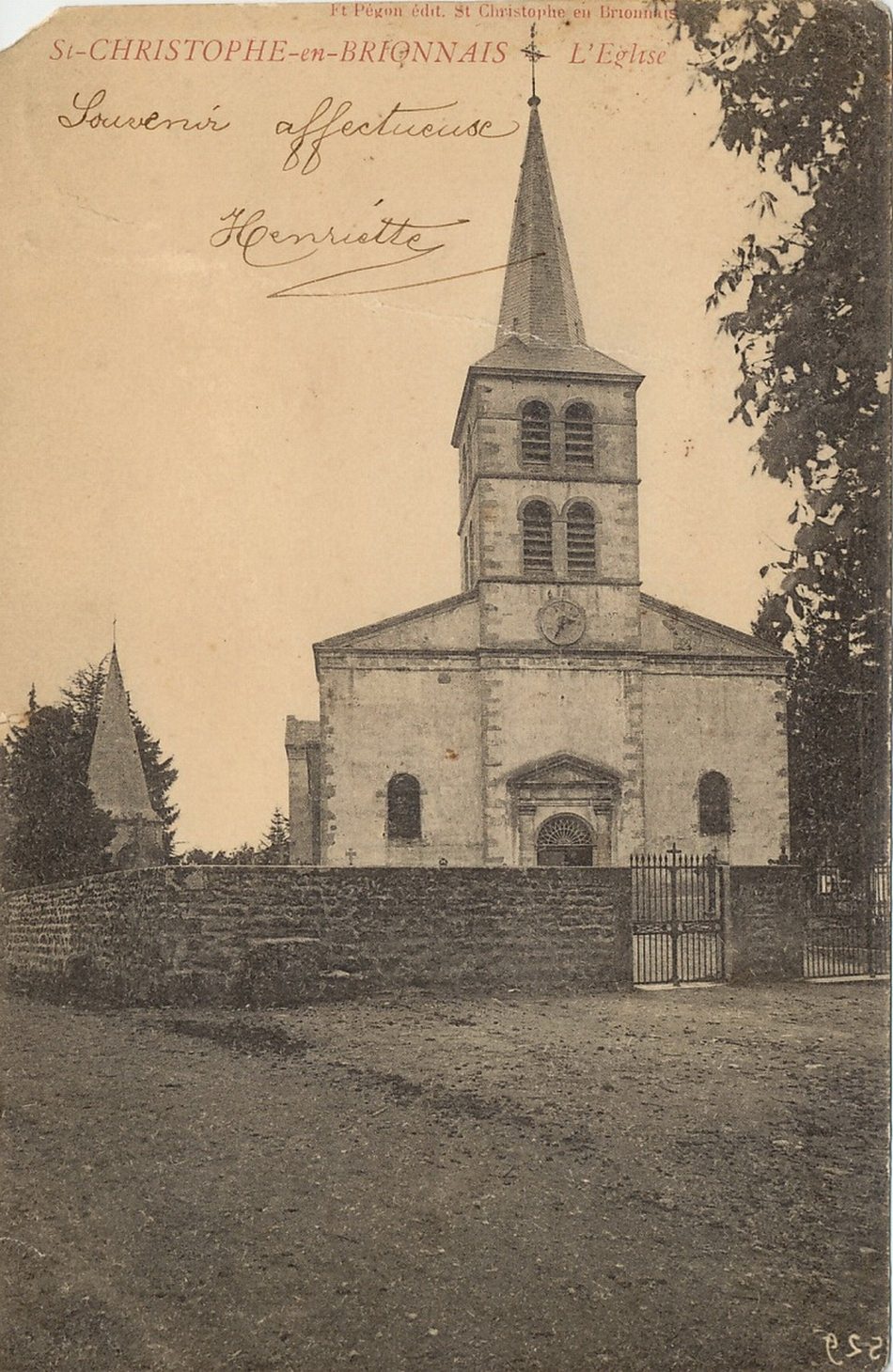 Saint-Christophe-en-Brionnais. L'église.