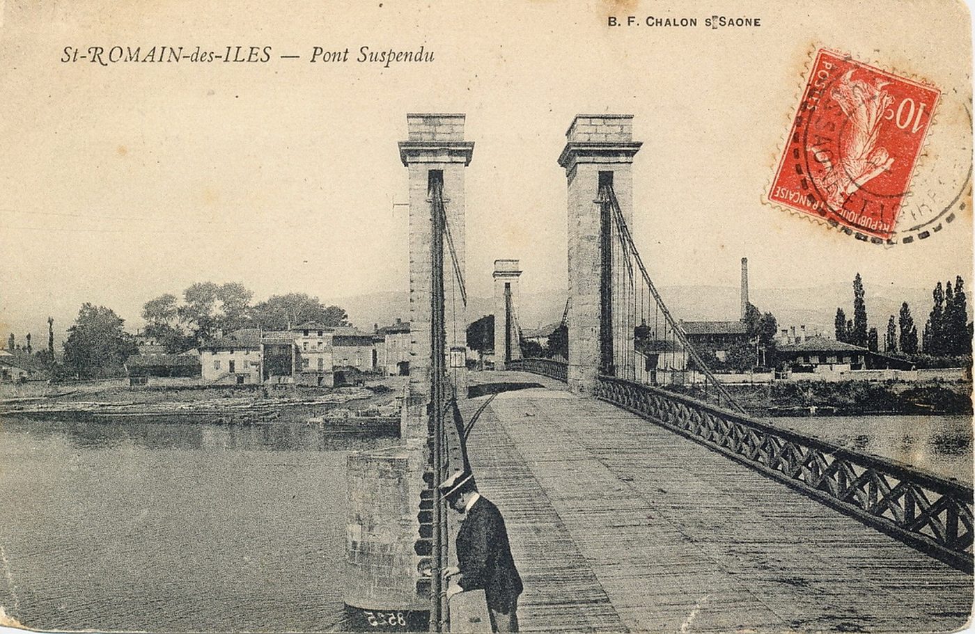 Saint-Romain-des-Iles. Pont suspendu.