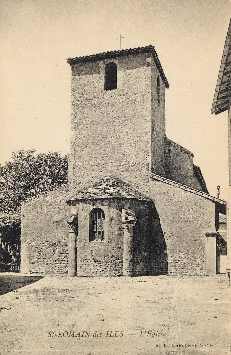 Saint-Romain-des-Iles. L'église.