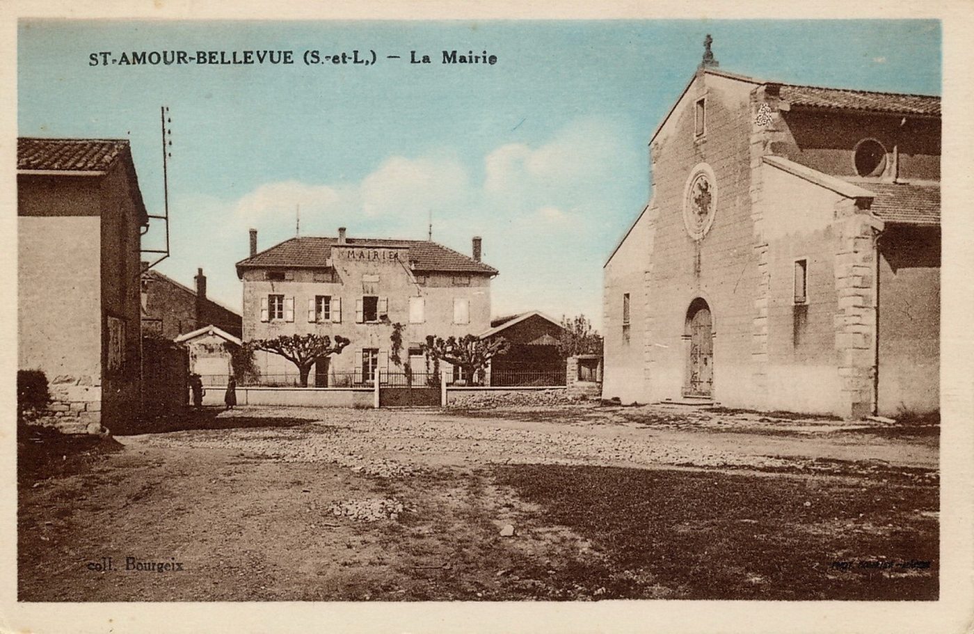 Saint-Amour-Bellevue. La mairie.