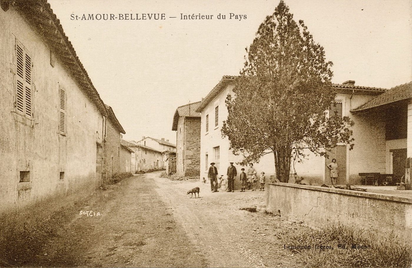 Saint-Amour-Bellevue. Intérieur du pays.