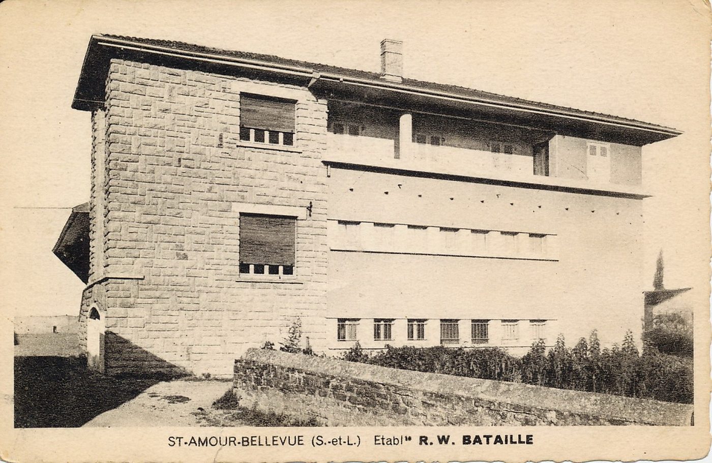 Saint-Amour-Bellevue. Etablissement R.W. Bataille.