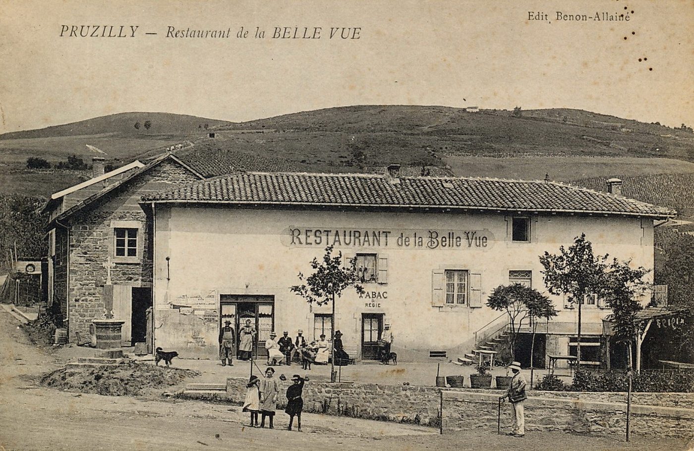Pruzilly. Restaurant de la Belle vue.