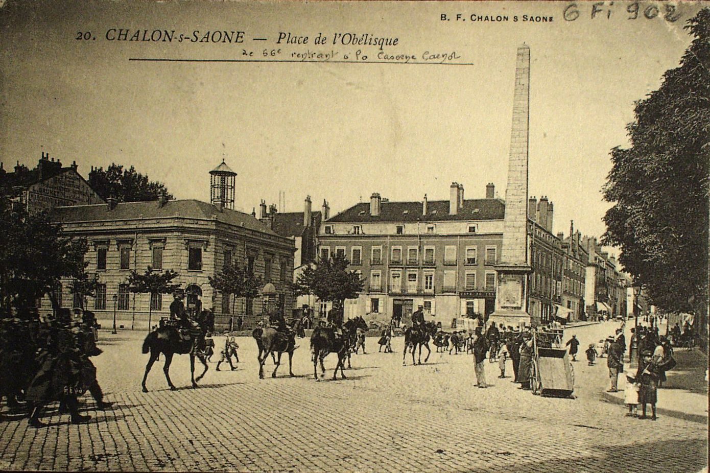 Chalon-sur-Saône. Place de l'Obélisque.