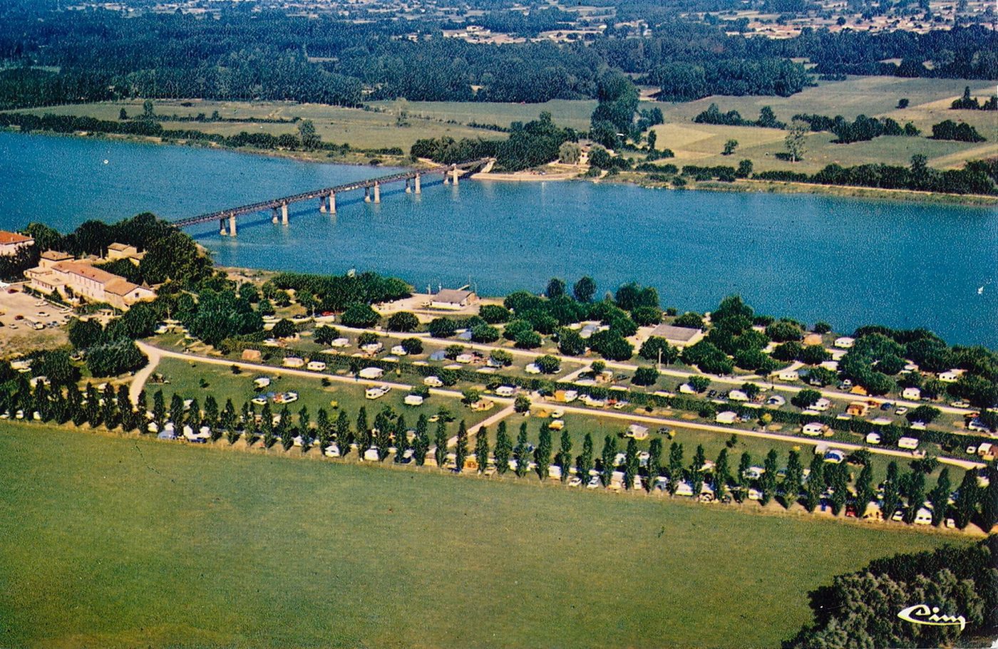 Crêches-sur-Saône. Camping port d'Arciat.
