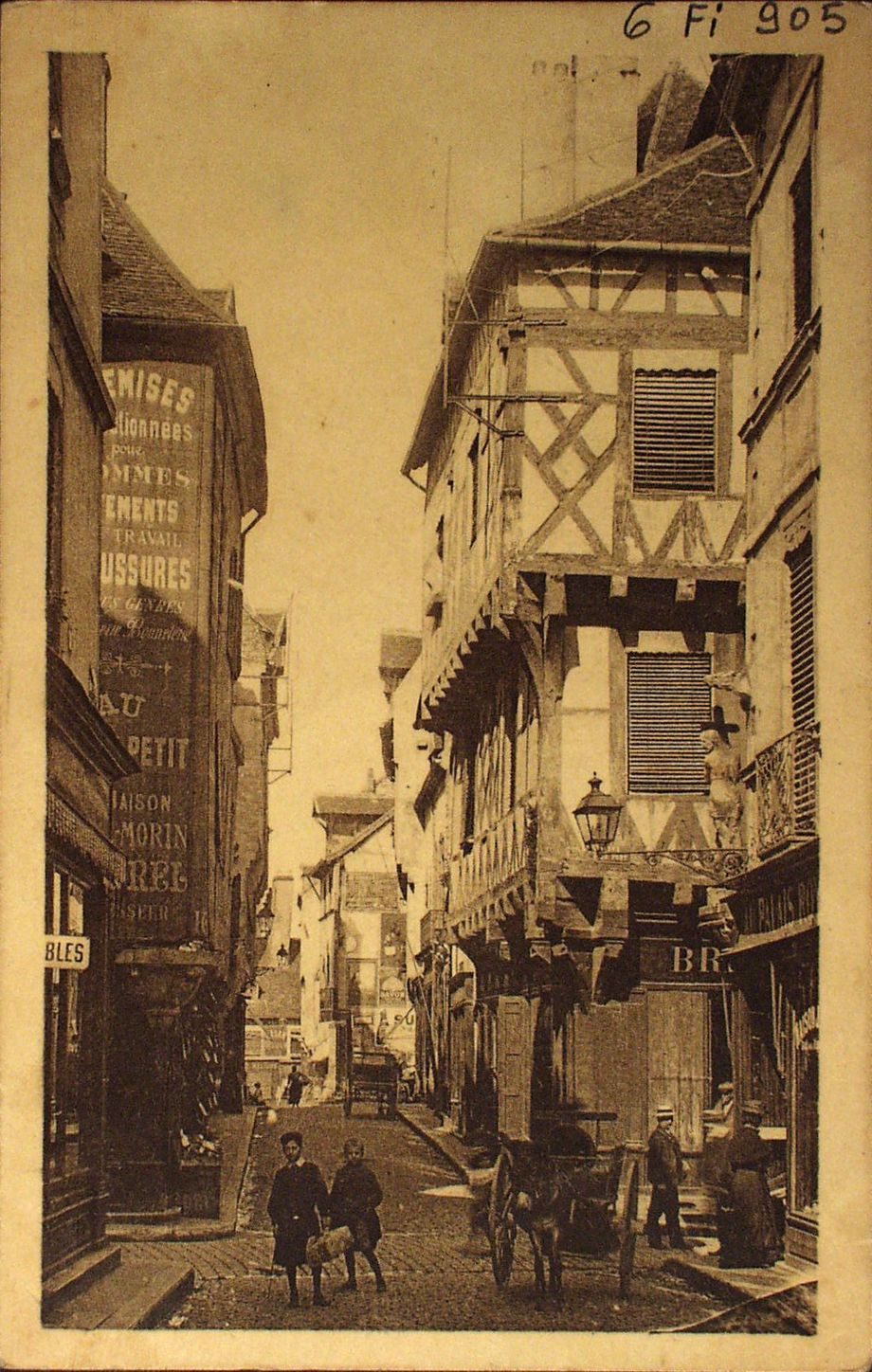 Chalon-sur-Saône. Maison de bois. Rue Saint-Vincent.