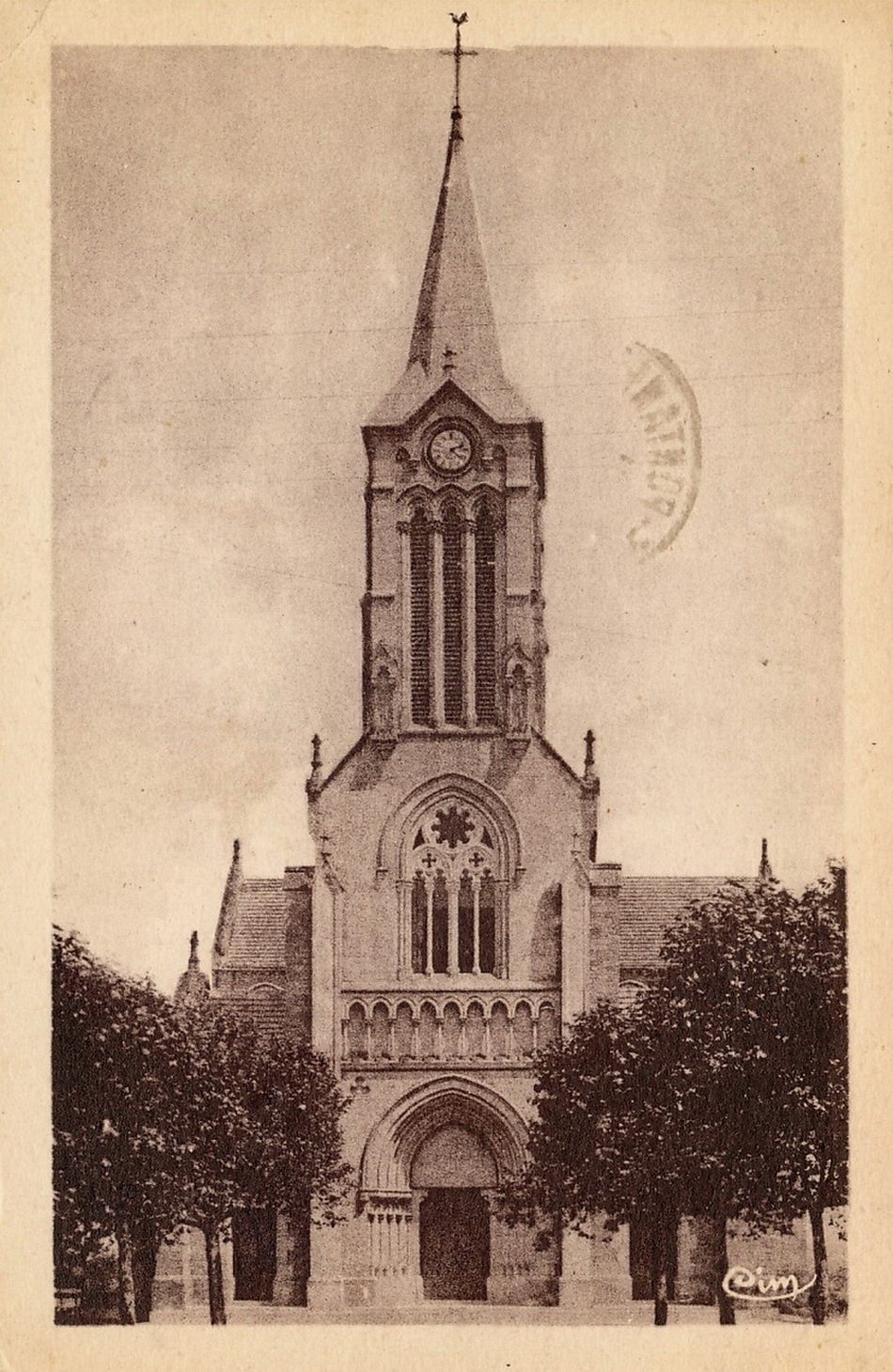 La Chapelle-de-Guinchay. L'église.