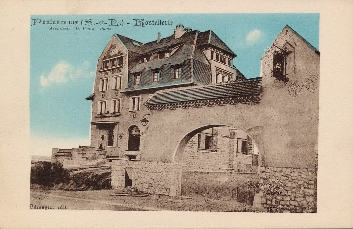 Pontanevaux. L'hostellerie.