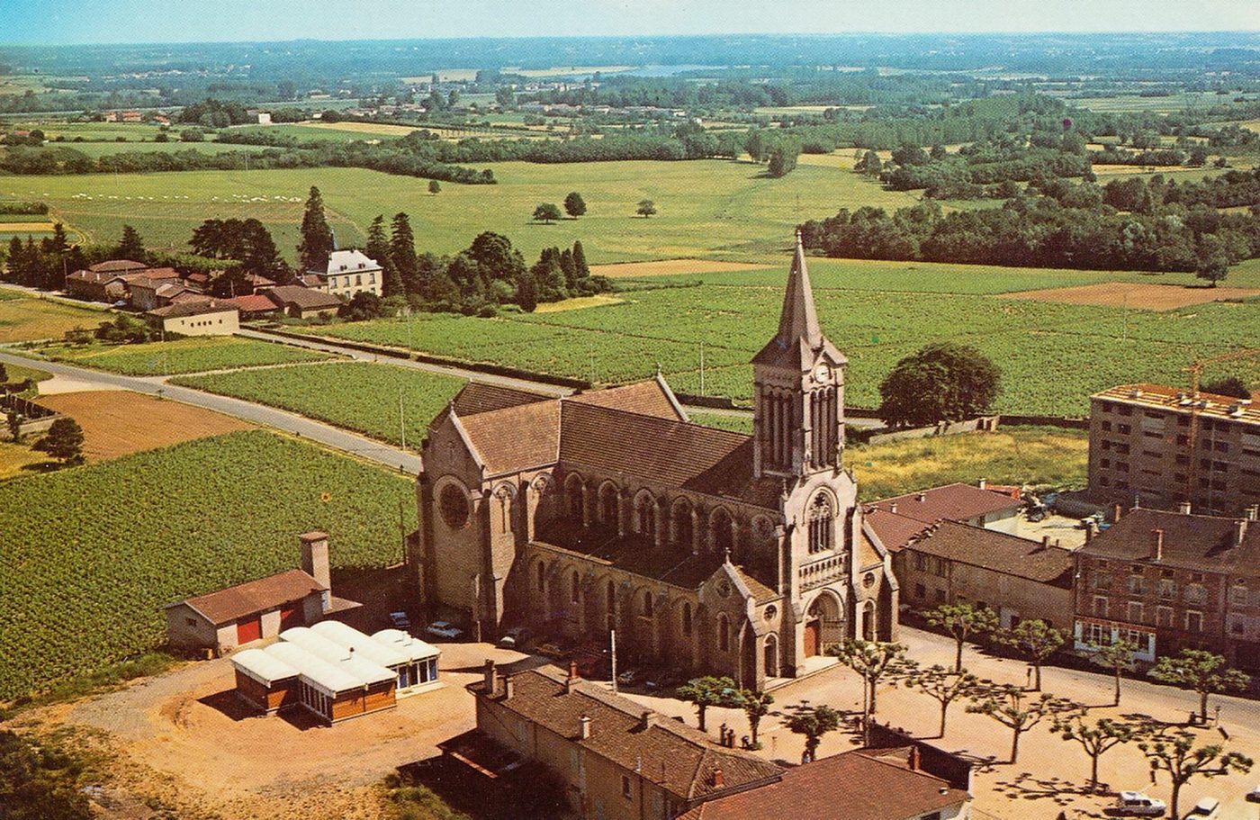 La Chapelle-de-Guinchay. Le village
