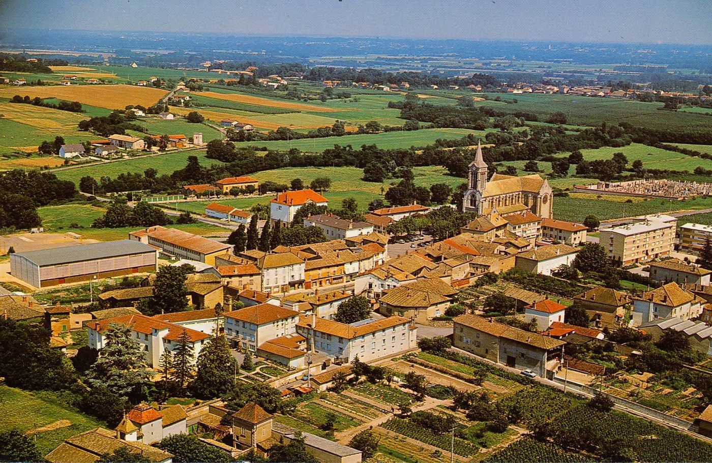 La Chapelle-de-Guinchay. Vue générale.