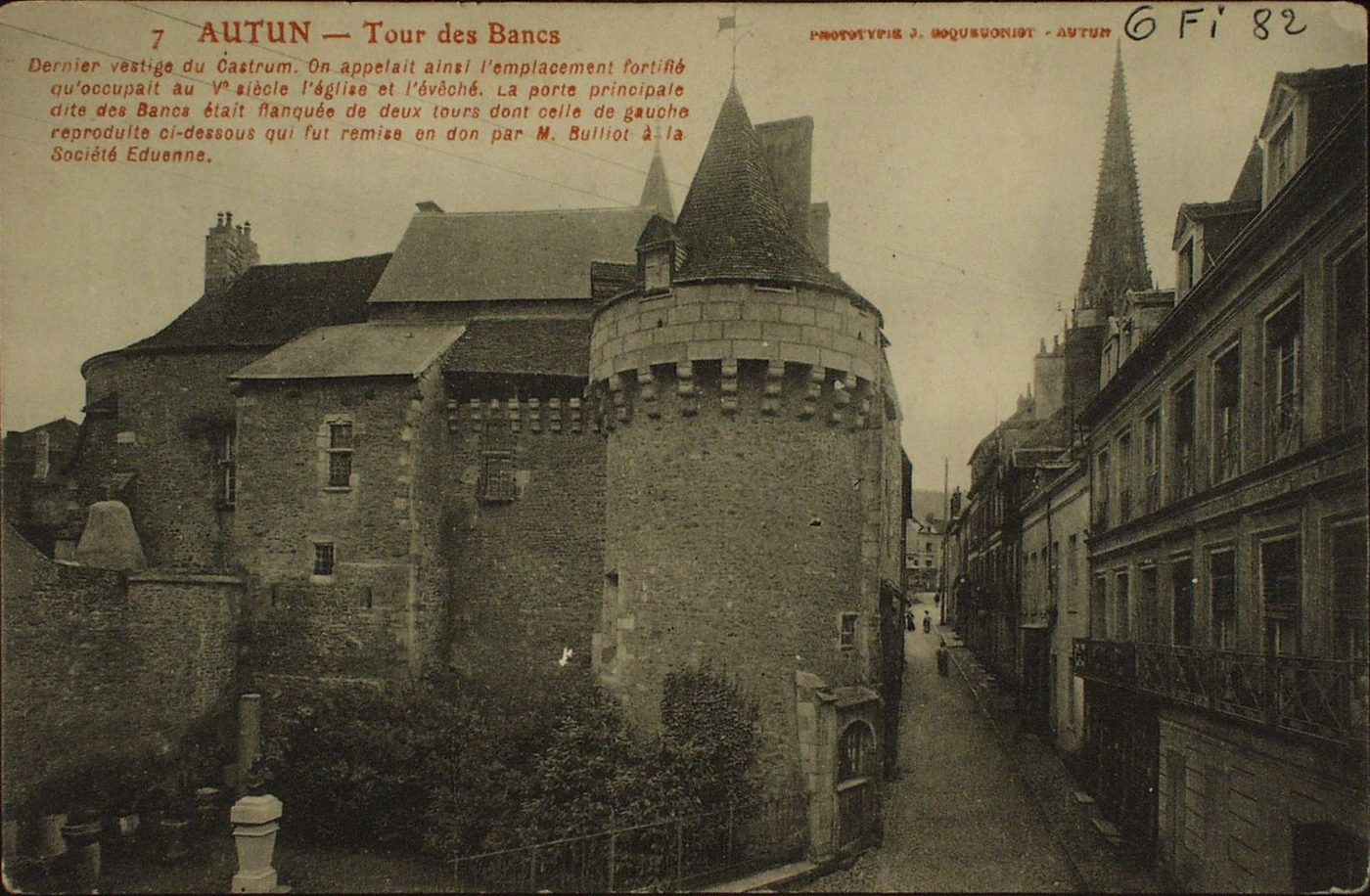 Autun. Tour des bancs. Dernier vestige du Castrum. On appelait ainsi l'emplacement fortifié qu'occupait au Ve siècle l'église et l'évêché. La porte principale dite des Bancs était flanquée de deux tours dont celle de gauche reproduite ci-dessus qui fut remise en don par M. Bulliot à la société éduenne.