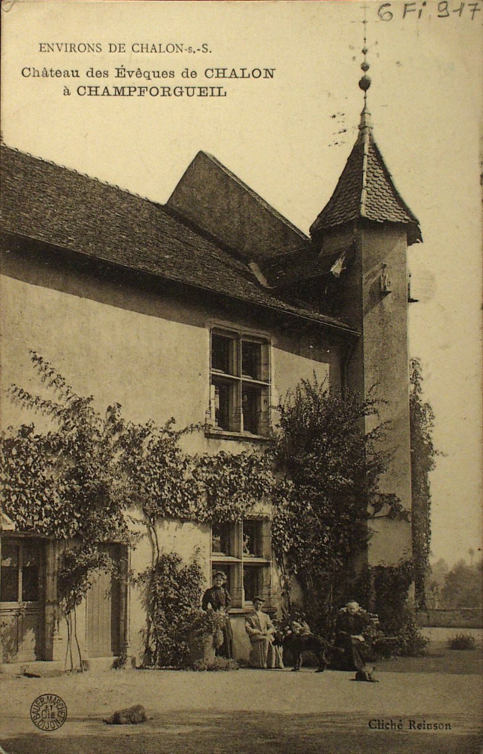 Environs de Chalon-sur-Saône. Château des évêques de Chalon à Champforgeuil.