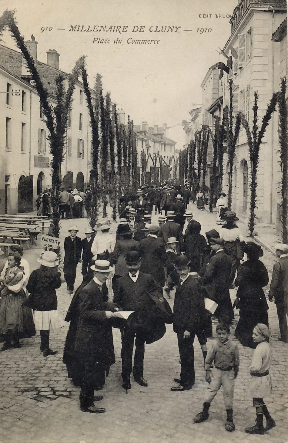 Millénaire de Cluny, 1910. Place du commerce.