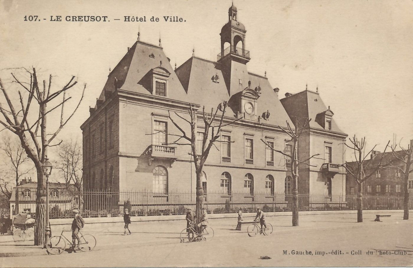 Le Creusot. Hôtel de ville.